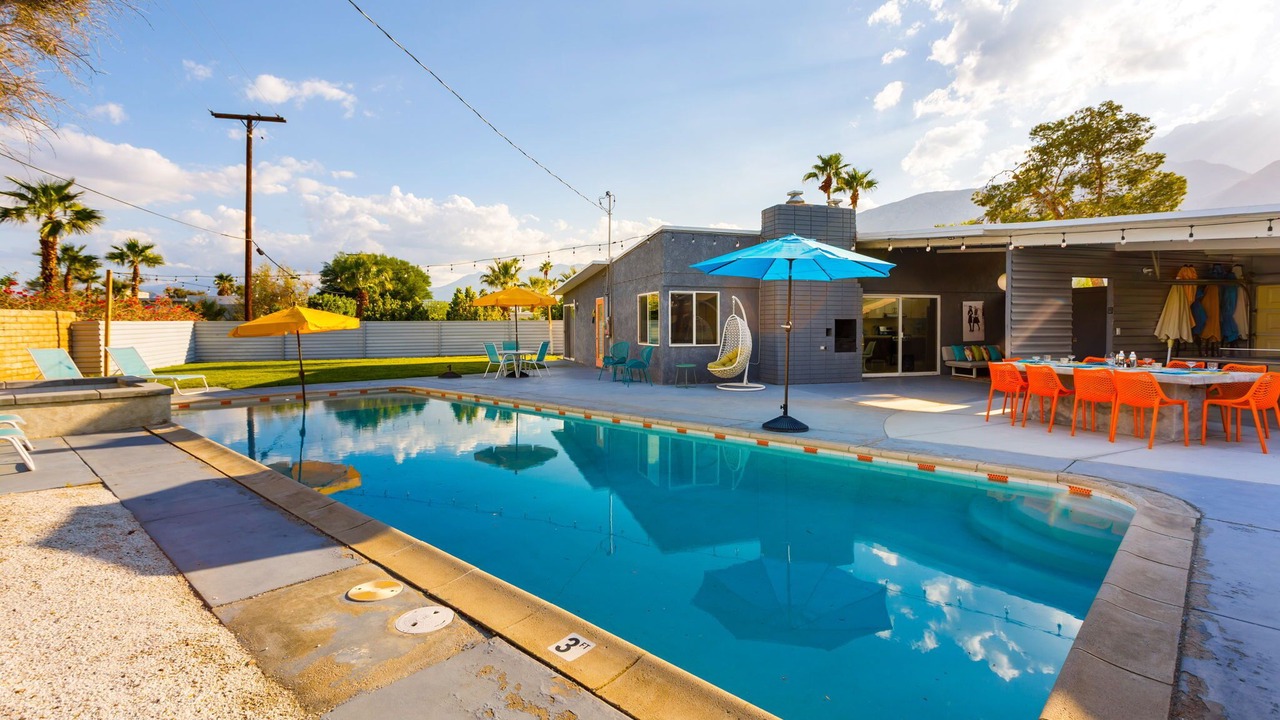 Photo of Outdoor in Racquet Club Estates