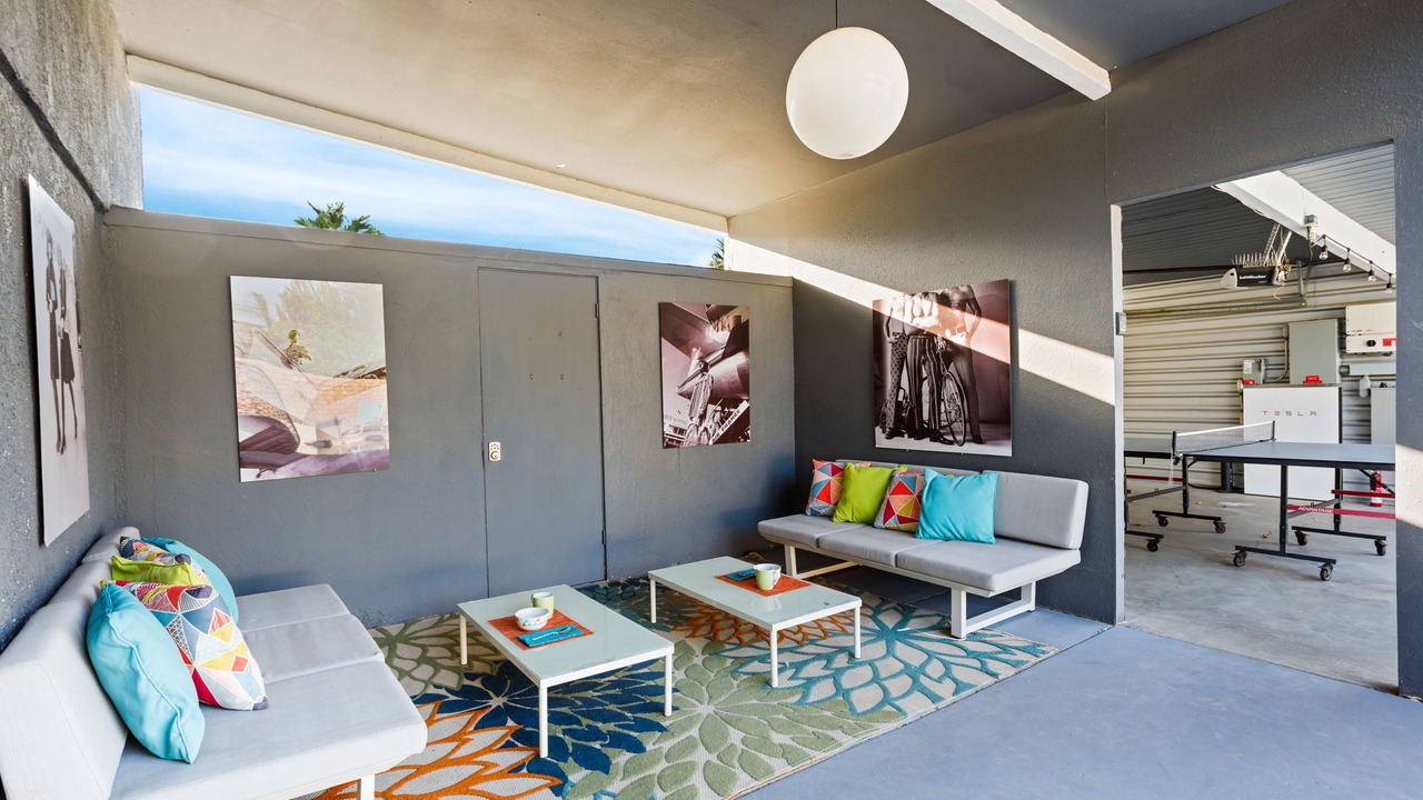 Photo of Patio Balcony in Racquet Club Estates