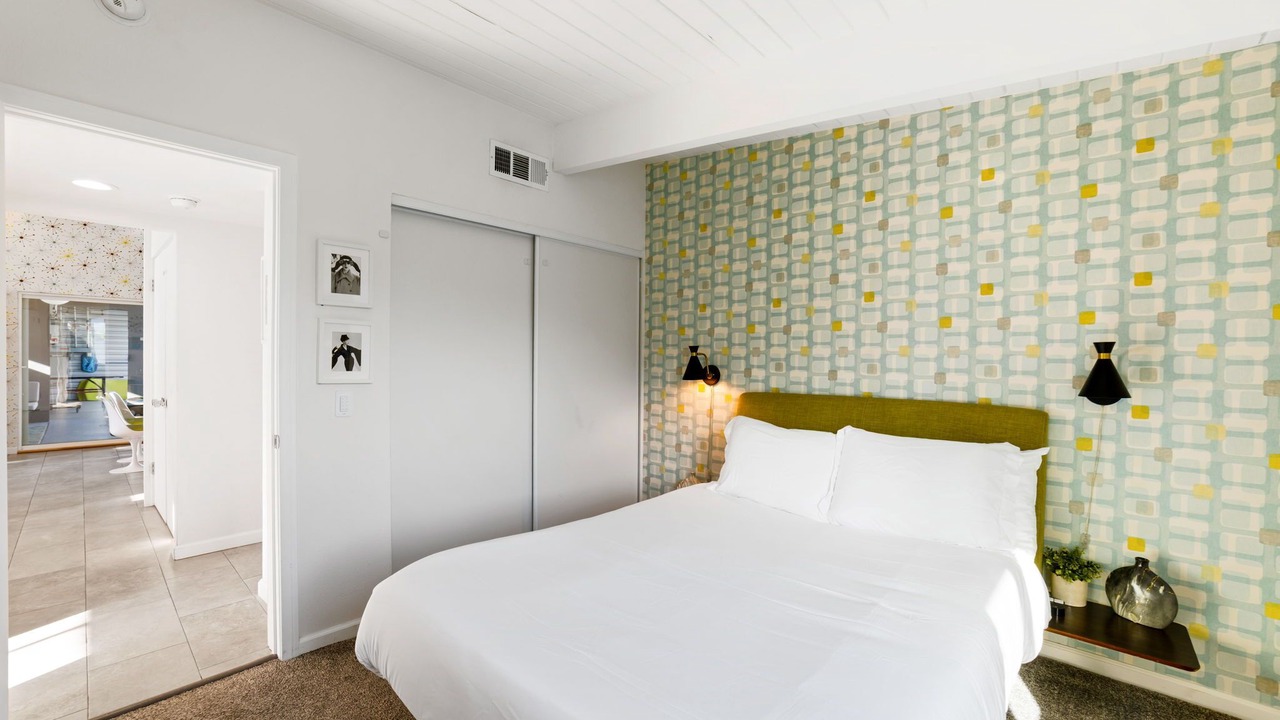 Photo of Bedroom in Racquet Club Estates
