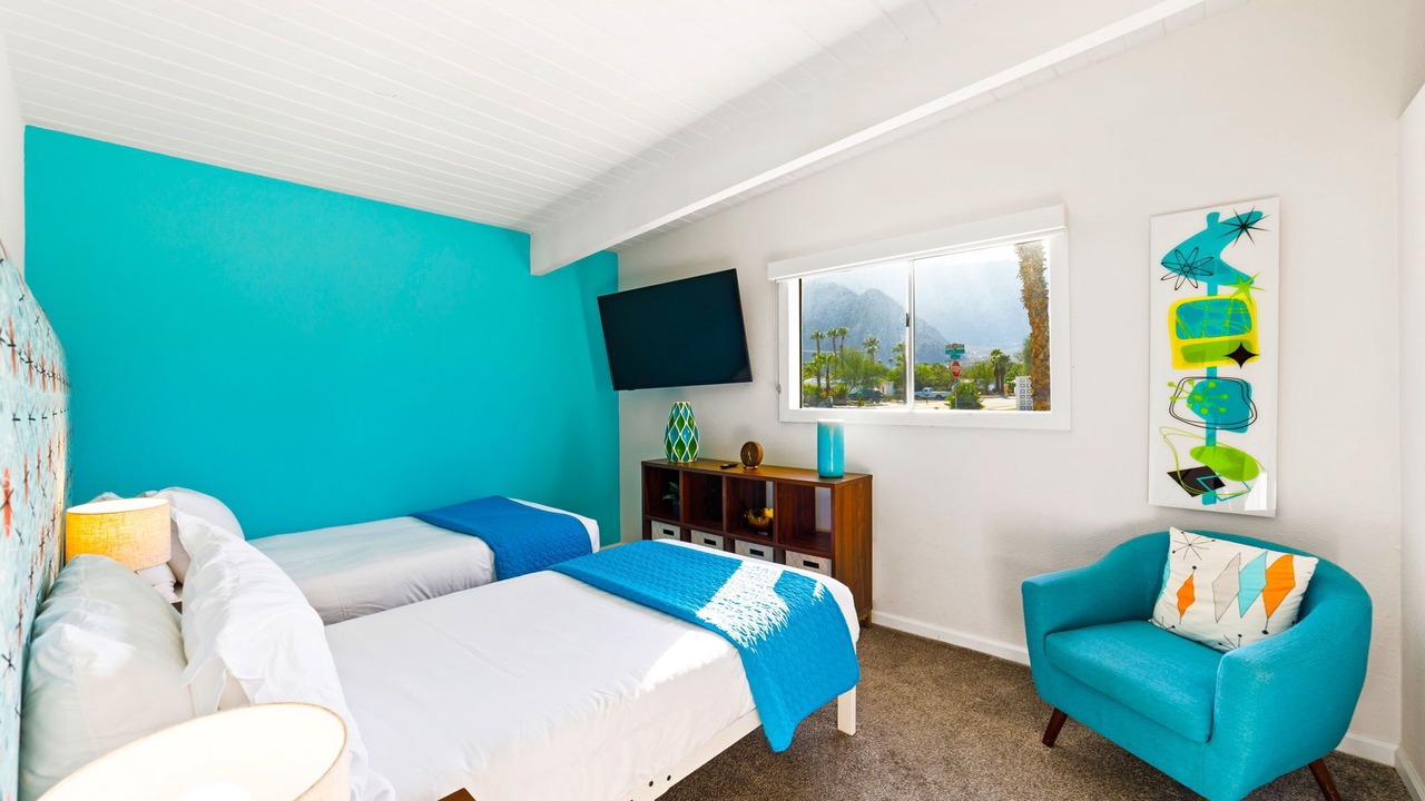Photo of Bedroom in Racquet Club Estates