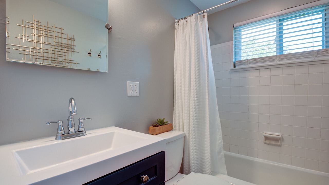 Photo of Bathroom in Rosedale