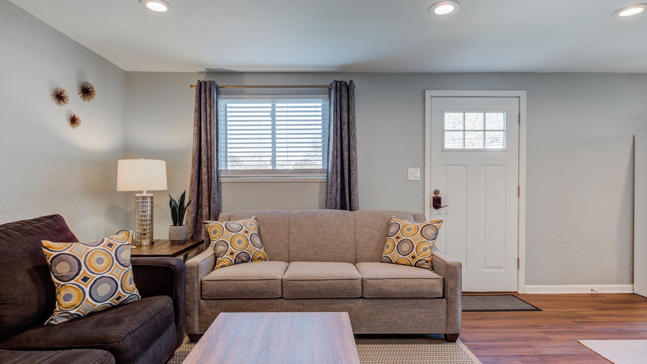 Photo of Livingroom in Rosedale