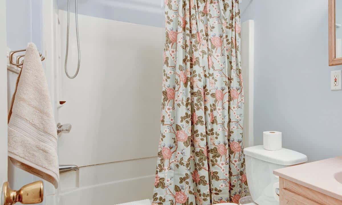Photo of Bathroom in Center City East