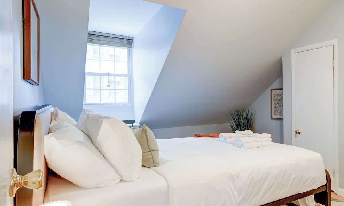 Photo of Bedroom in Center City East