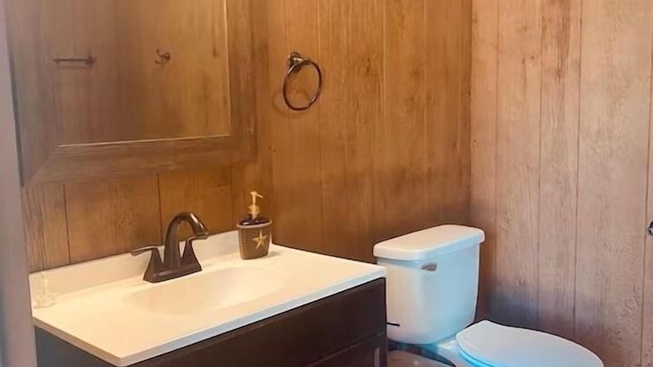 Photo of Bathroom in Valley View