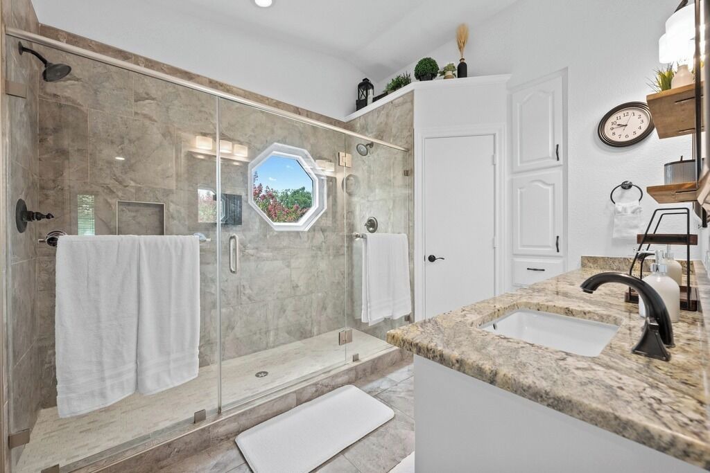 Photo of Bathroom in Shady Hollow