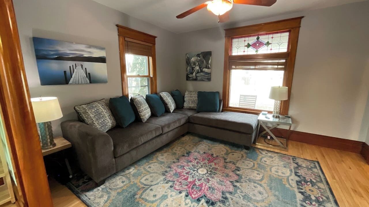 Photo of Livingroom in Midway