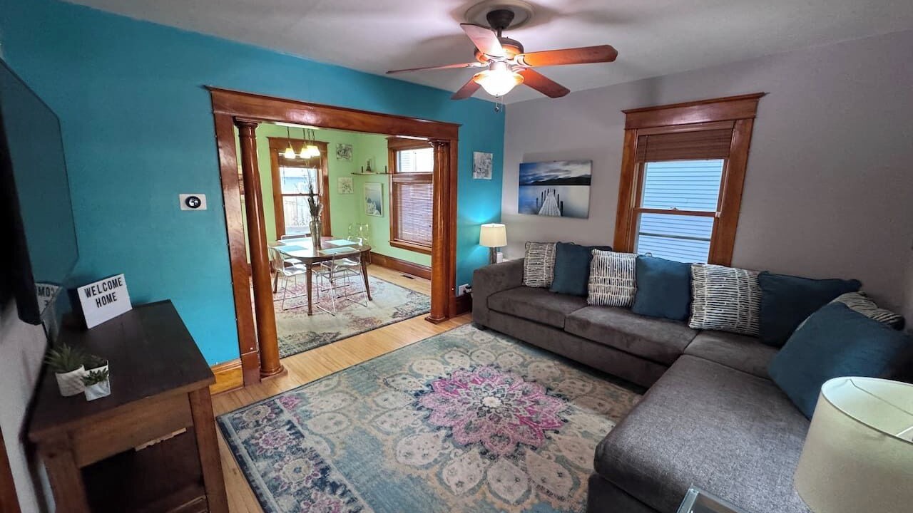 Photo of Livingroom in Midway