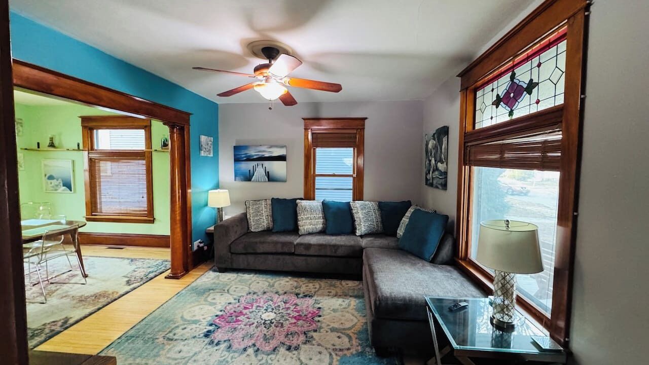 Photo of Livingroom in Midway