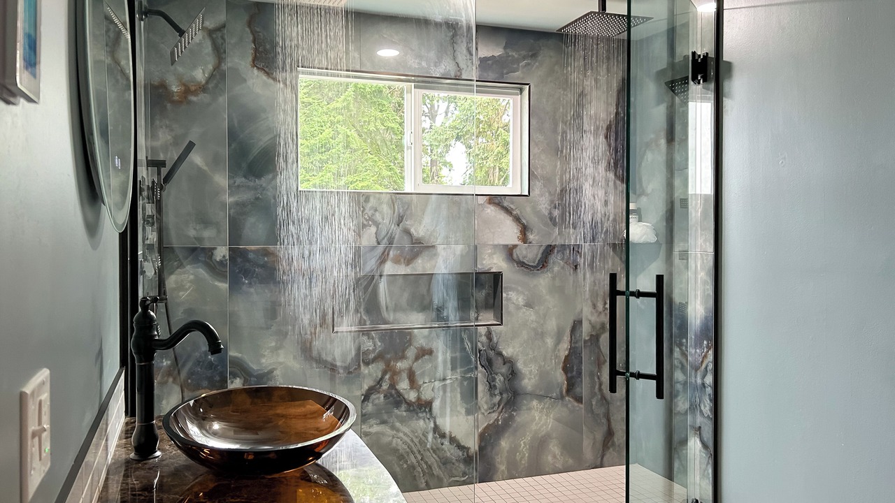 Photo of Bathroom in Roseburg