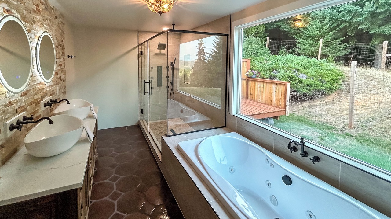 Photo of Bathroom in Roseburg
