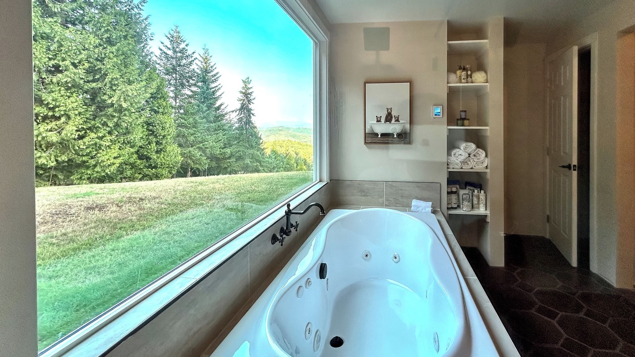 Photo of Bathroom in Roseburg