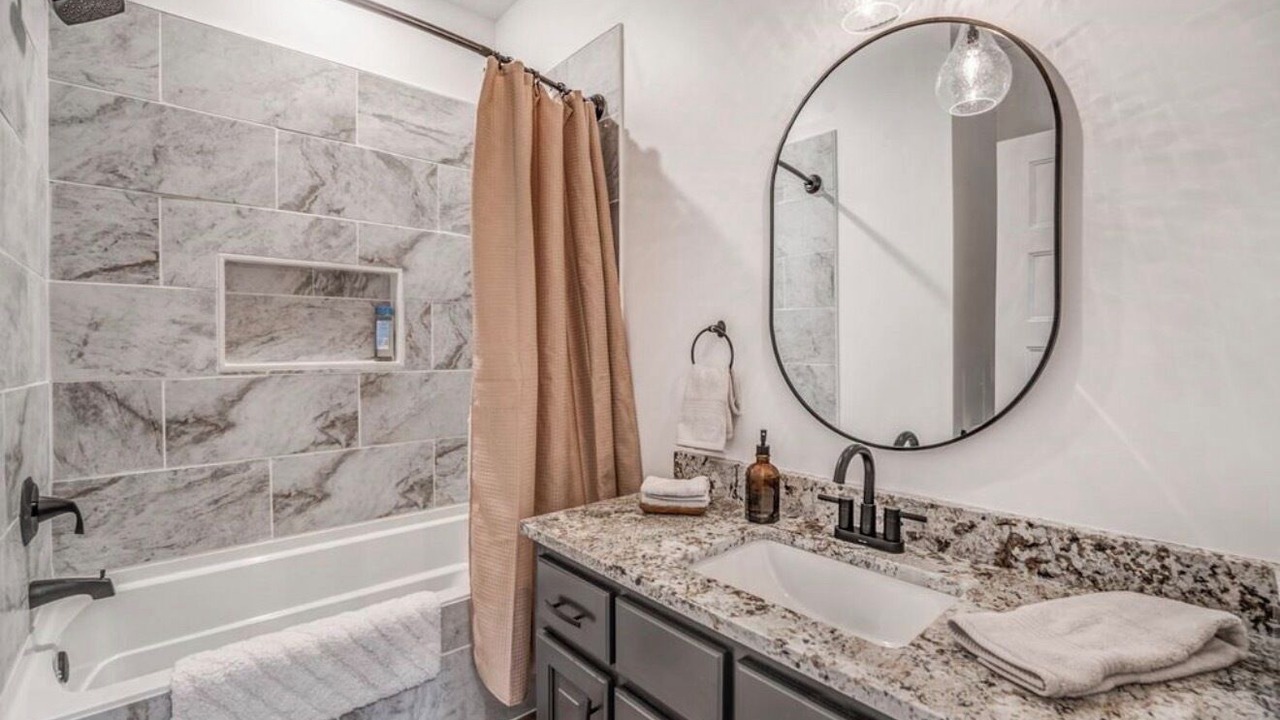 Photo of Bathroom in Counce