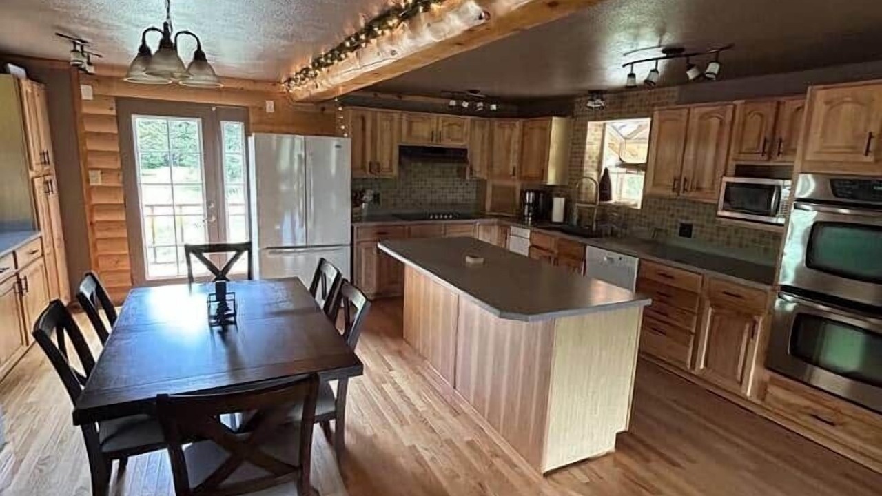 Photo of Kitchen in Cooke City-Silver Gate