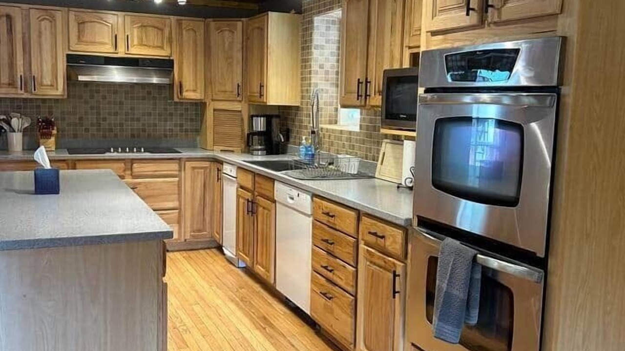 Photo of Kitchen in Cooke City-Silver Gate