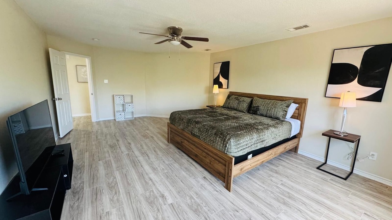 Photo of Bedroom in Southwest Arlington