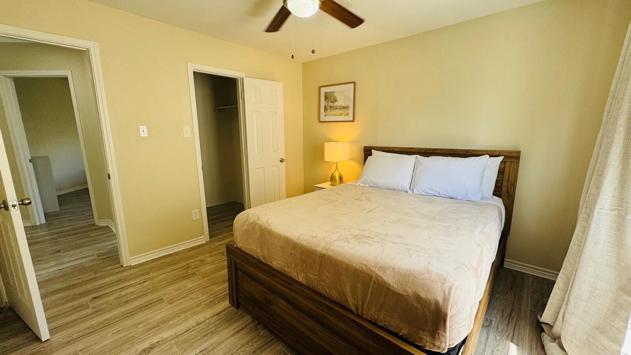 Photo of Bedroom in Southwest Arlington