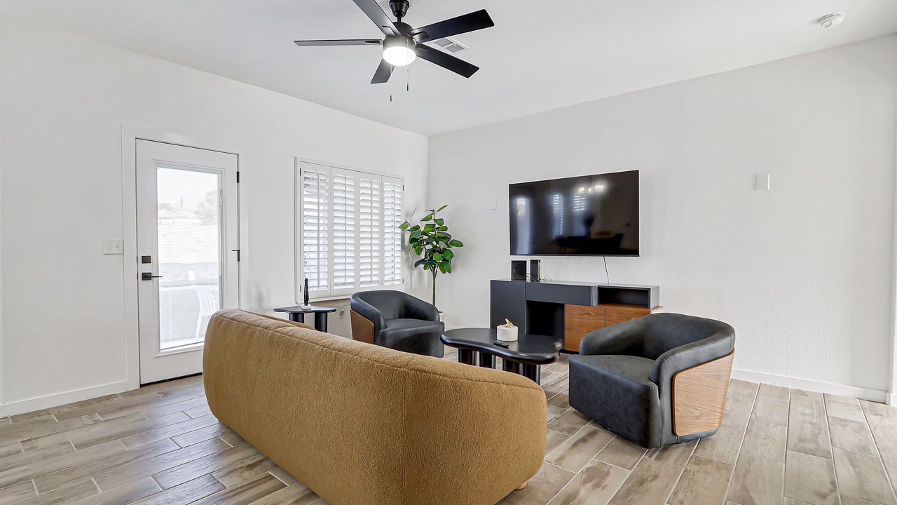 Photo of Livingroom in Biggs Field