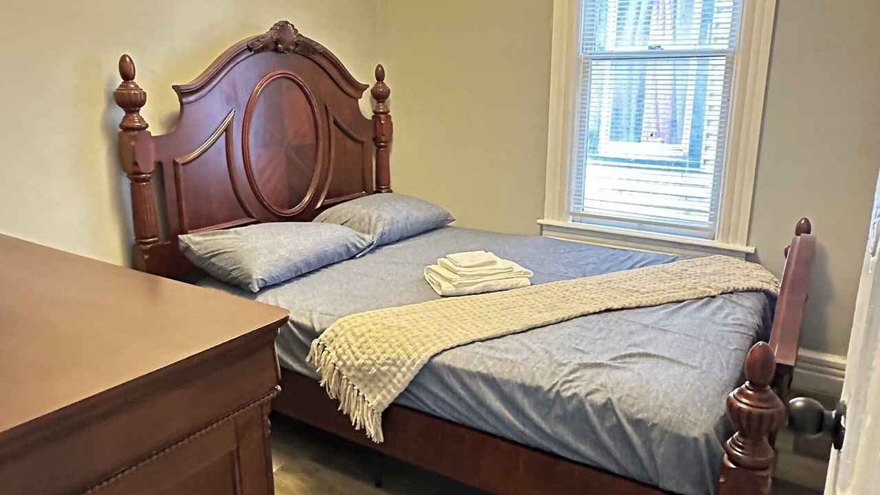 Photo of Bedroom in Utica
