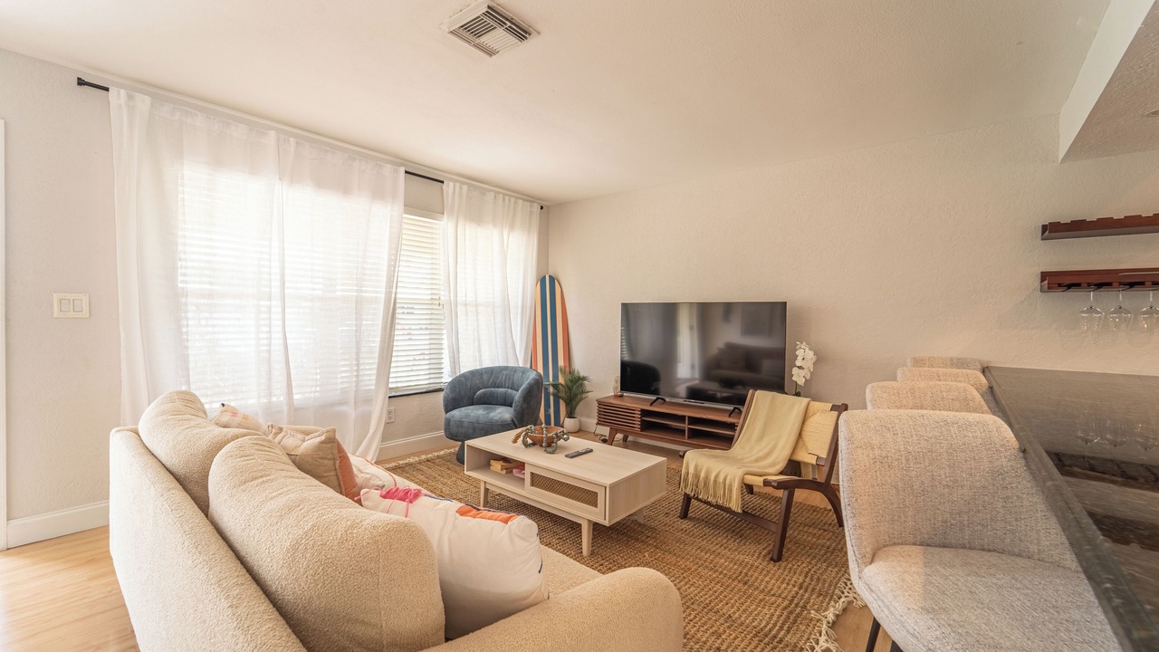 Photo of Livingroom in Garden Isles
