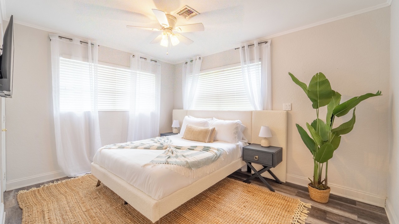 Photo of Bedroom in Garden Isles