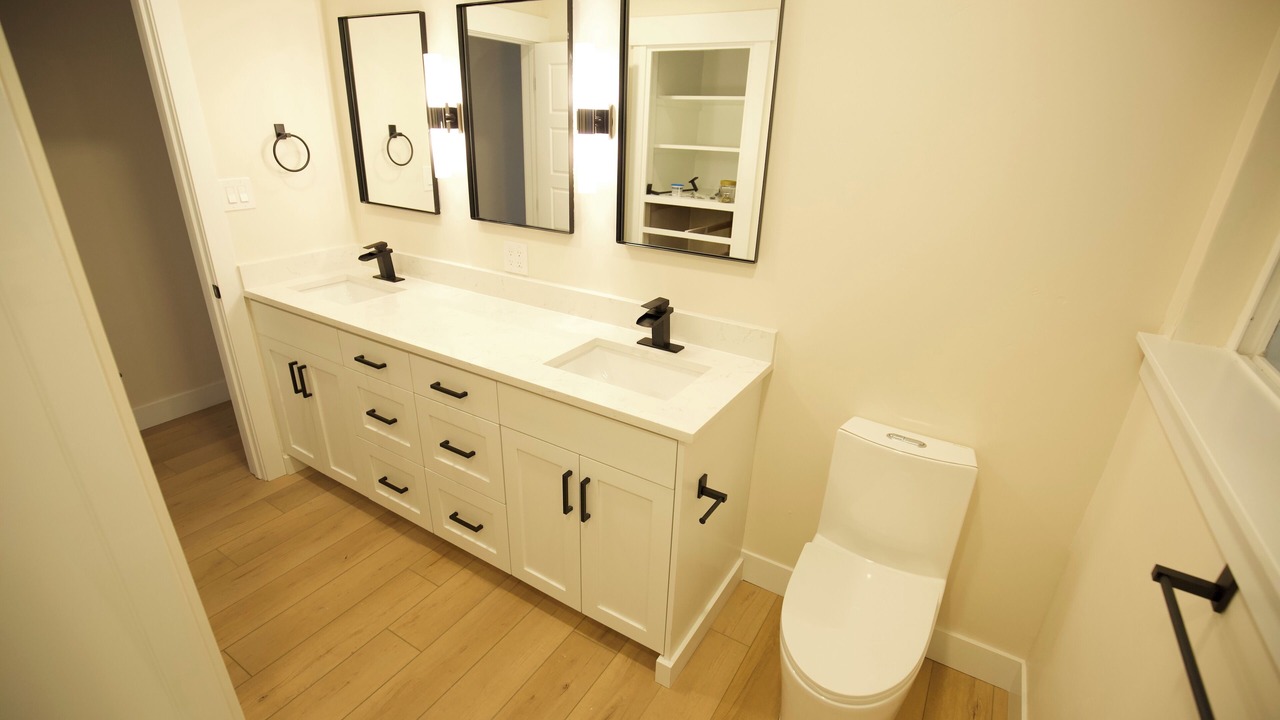 Photo of Bathroom in Foot Hills