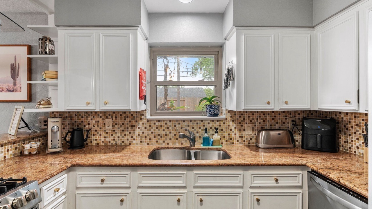 Photo of Kitchen in Garden Oaks