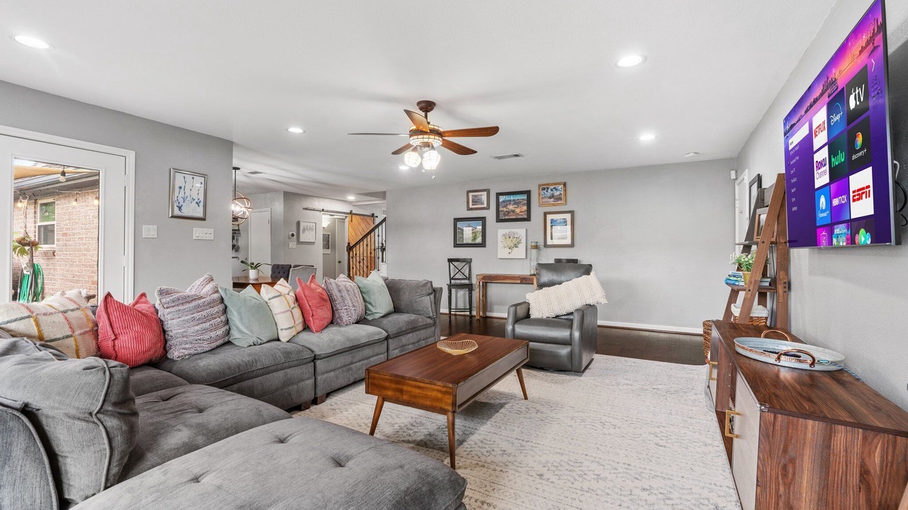 Photo of Livingroom in Garden Oaks