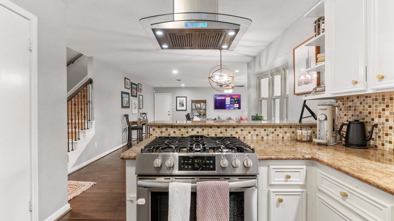 Photo of Kitchen in Garden Oaks
