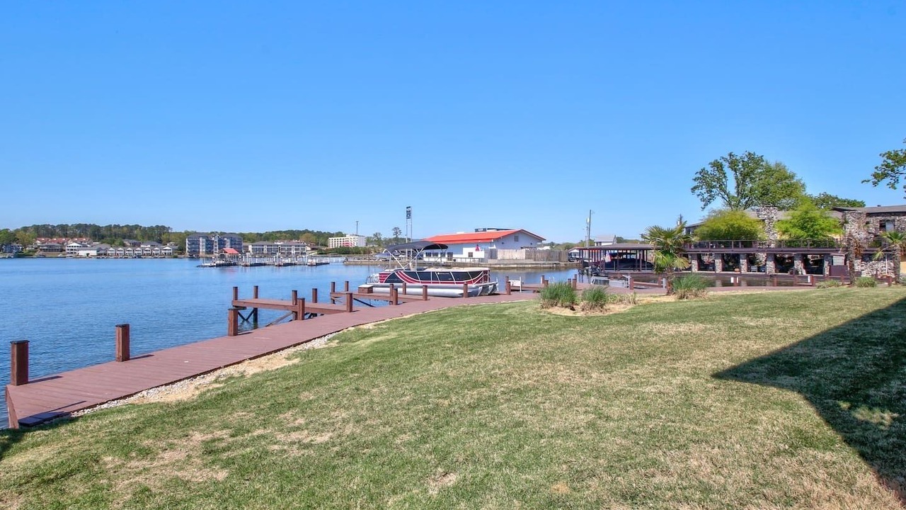 Photo of Others in Lake Hamilton
