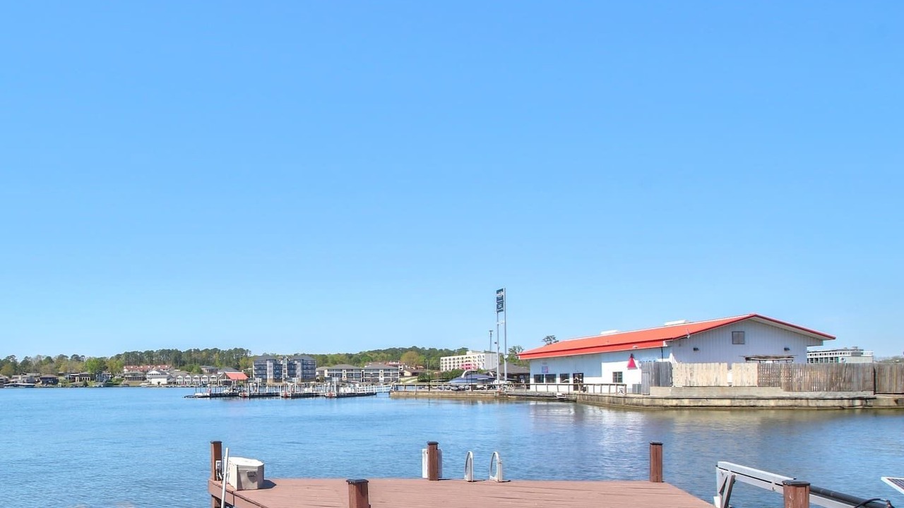 Photo of Others in Lake Hamilton