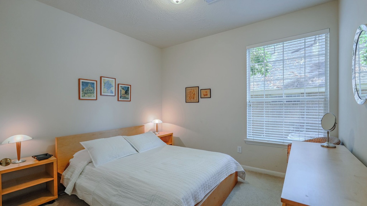 Photo of Bedroom in Alden Bridge