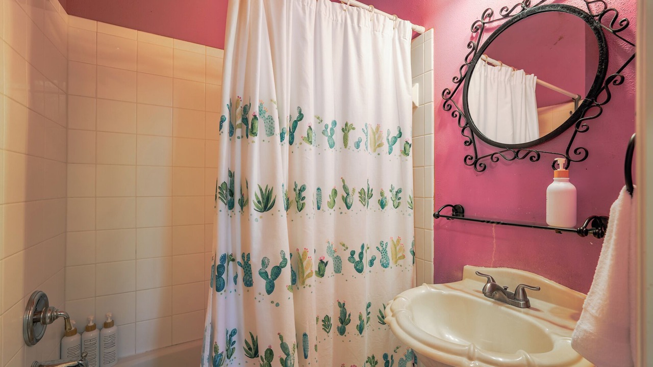 Photo of Bathroom in Alden Bridge