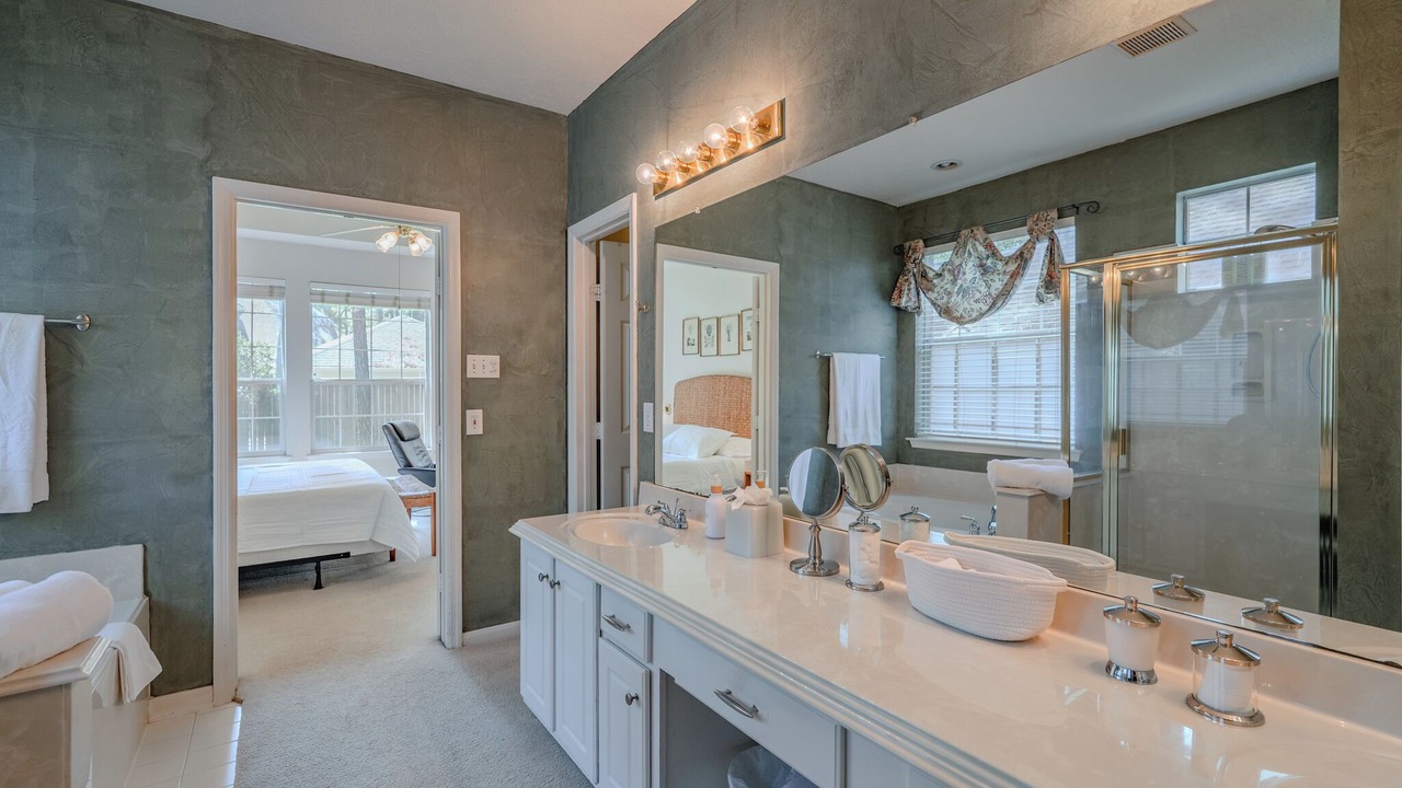 Photo of Bathroom in Alden Bridge