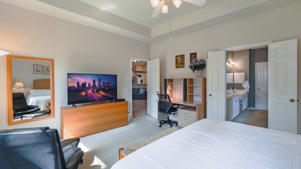 Photo of Bedroom in Alden Bridge