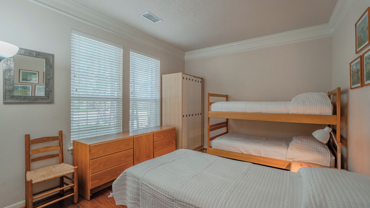 Photo of Bedroom in Alden Bridge