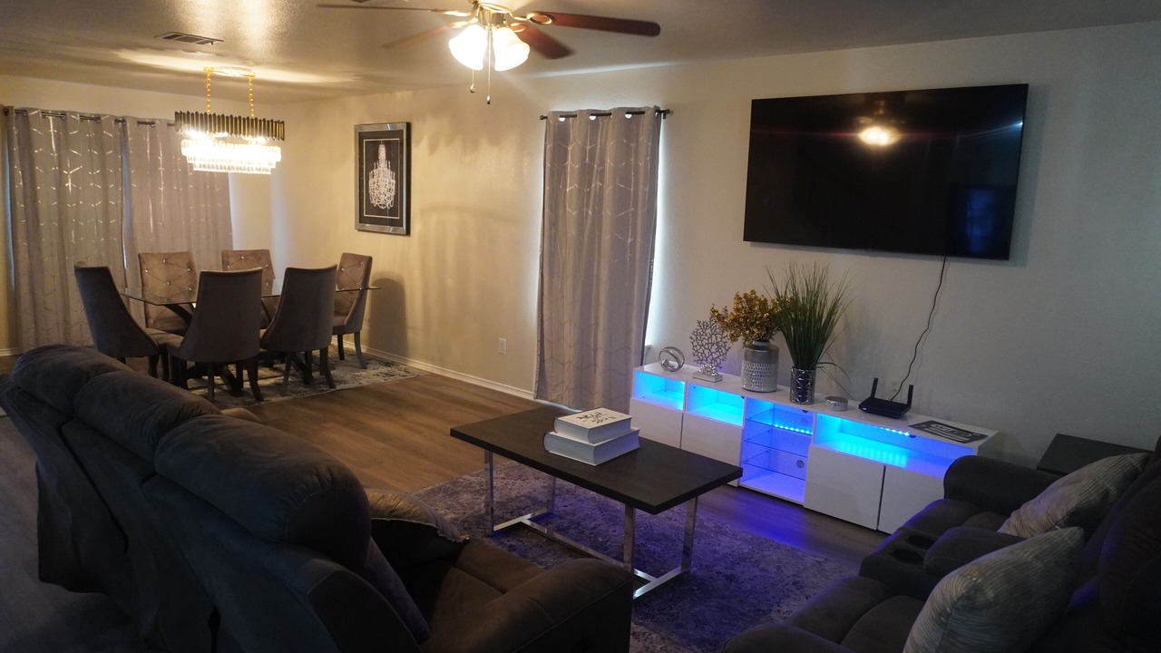 Photo of Livingroom in Southeast Arlington