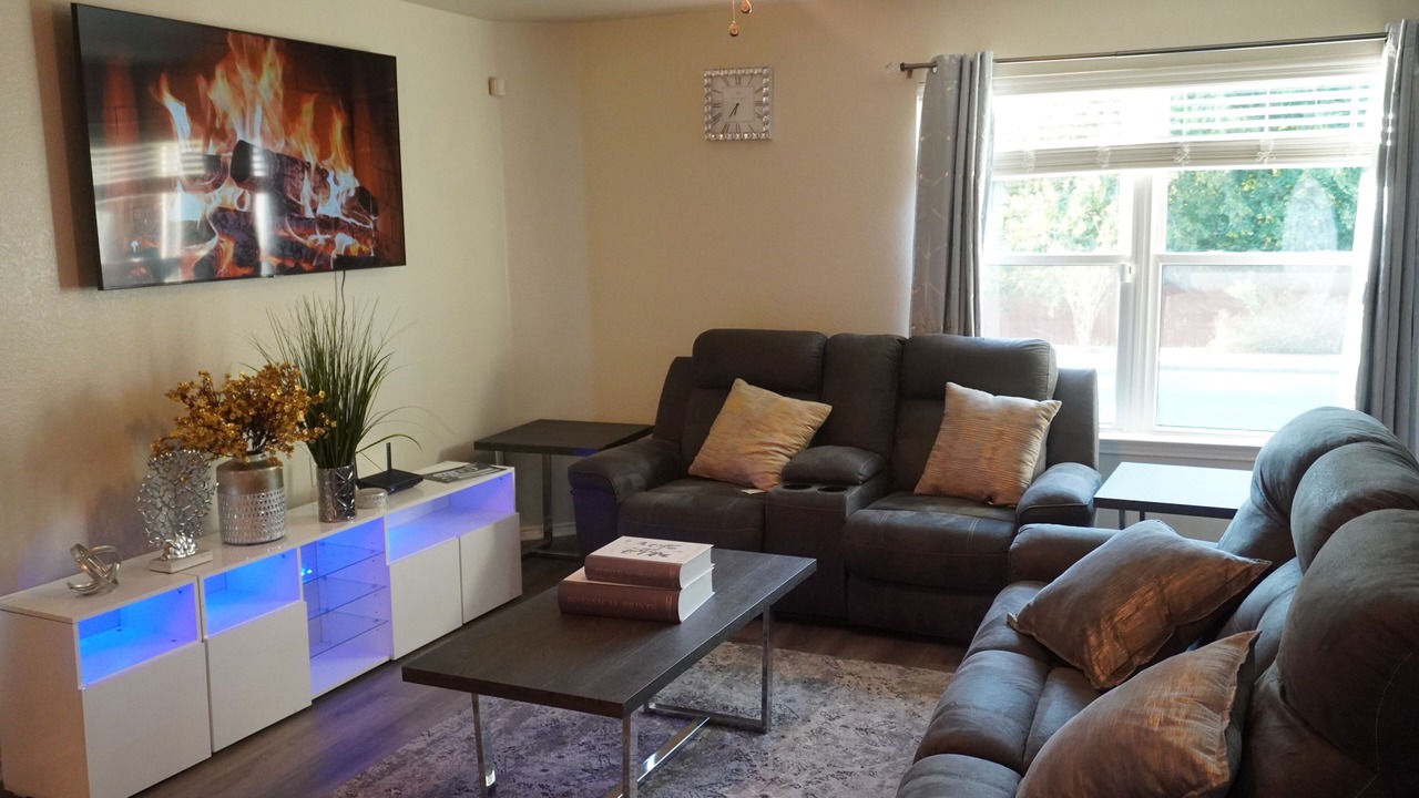 Photo of Livingroom in Southeast Arlington