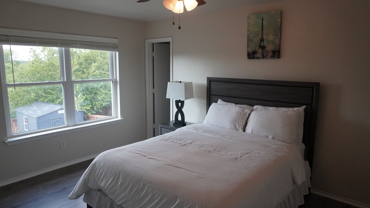 Photo of Bedroom in Southeast Arlington
