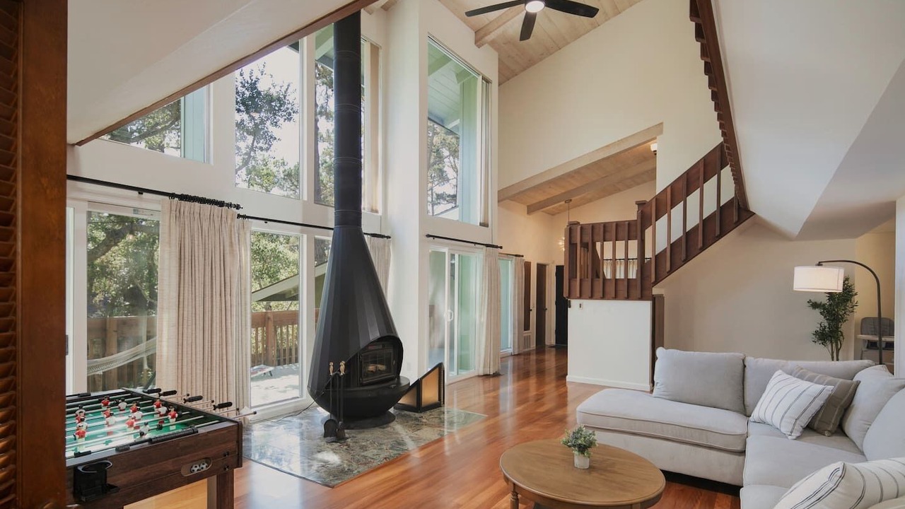 Photo of Bedroom in Monterey
