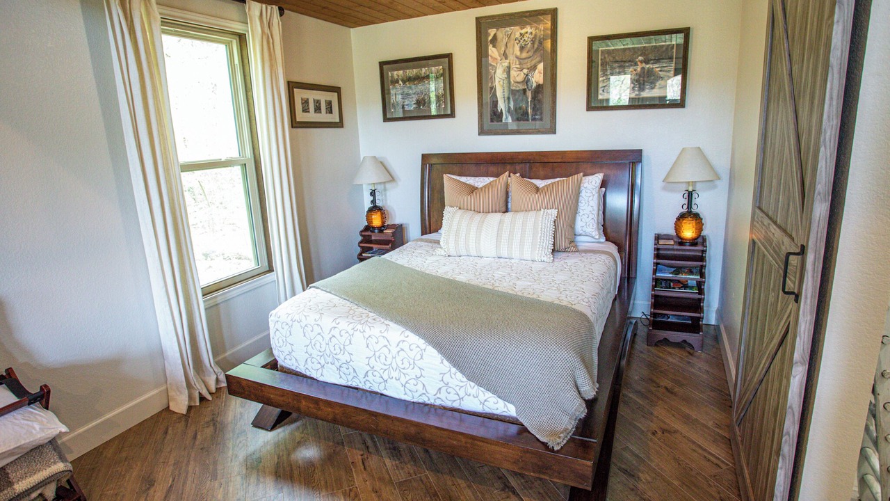 Photo of Bedroom in Smithville