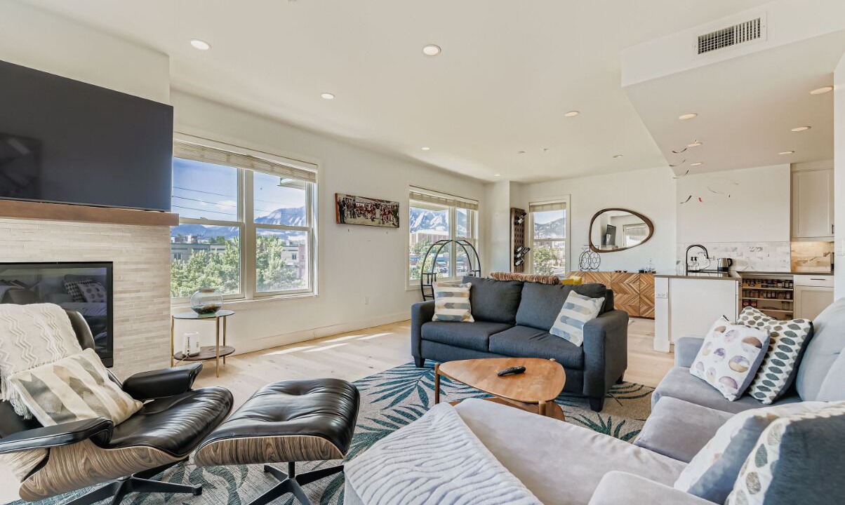 Photo of Livingroom in Central Boulder