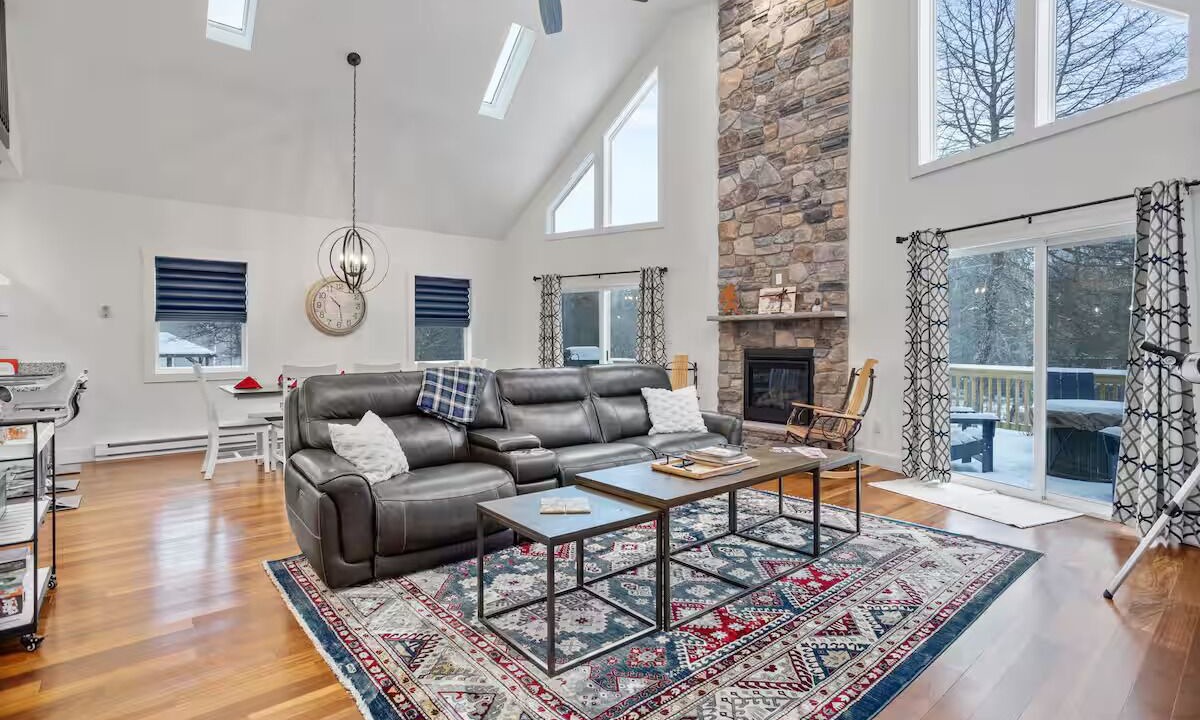 Photo of Livingroom in Albrightsville