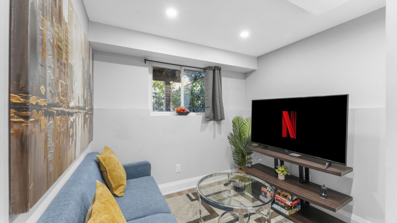Photo of Livingroom in Pickering
