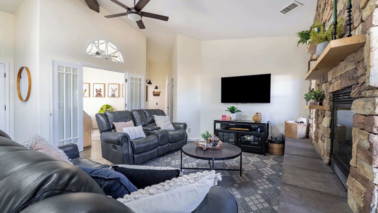 Photo of Livingroom in Mountainaire