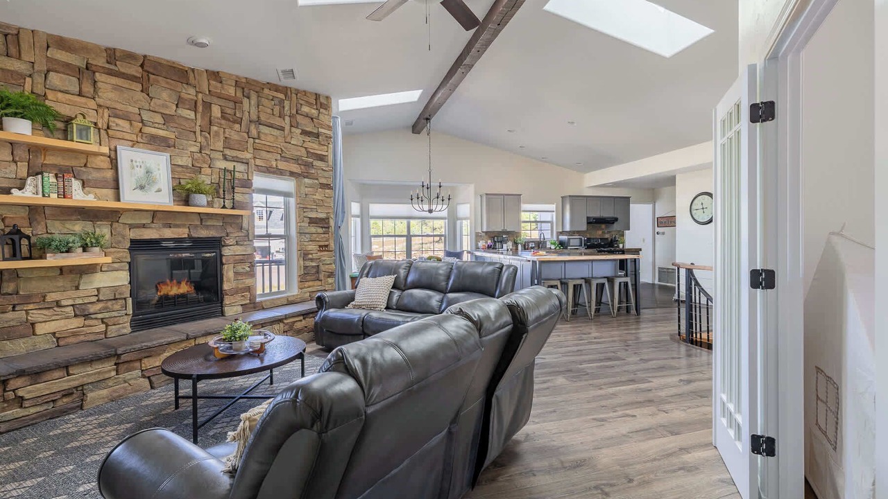 Photo of Livingroom in Mountainaire