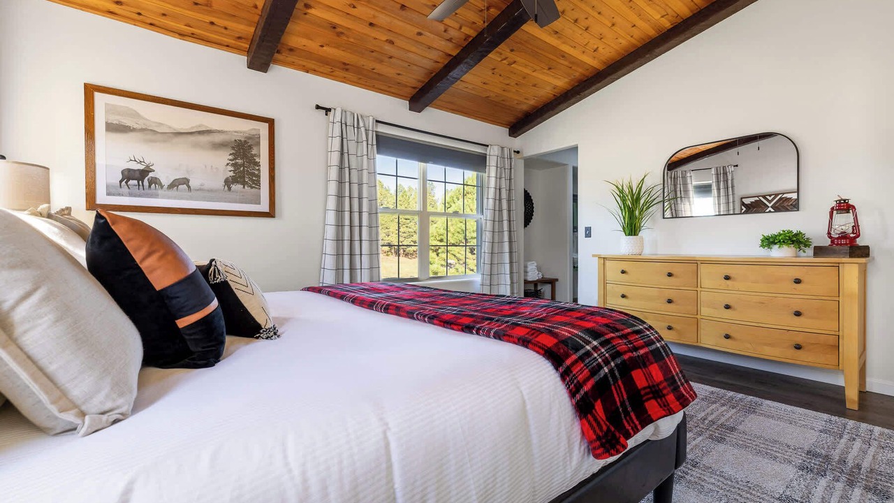 Photo of Bedroom in Mountainaire