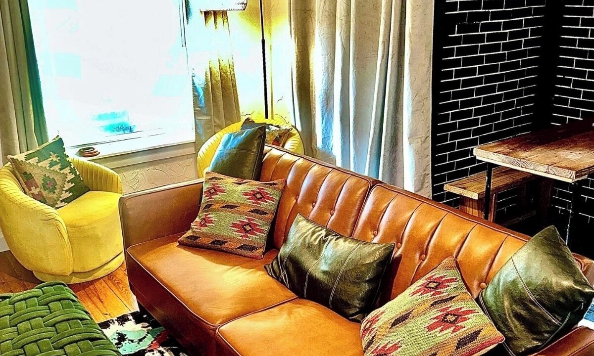 Photo of Livingroom in Whitney