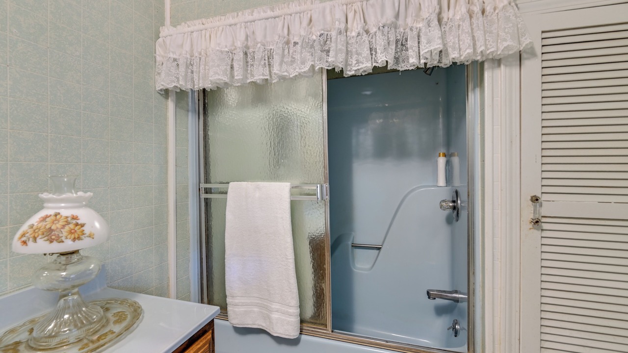 Photo of Bathroom in Waneta