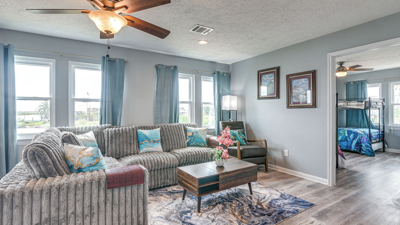 Photo of Livingroom in Hitchcock